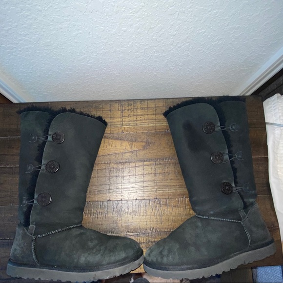 UGG Bailey Button triplet tall boot - Picture 3 of 6